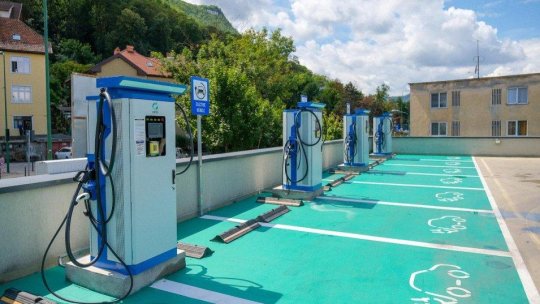 Amenzi de până la 2.000 de lei pentru șoferii care blochează stațiile de încărcare din Brașov