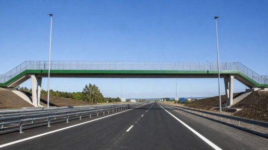 Pasarelă peste ocolitoare, în zona Stupini