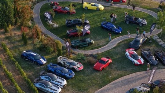 Transfăgărășanul se transformă luni, 20 iulie, în pistă privată pentru unele dintre cele mai rare automobile din lume