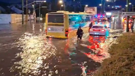 Inundații în mai multe cartiere ale Brașovului! | VIDEO+FOTO