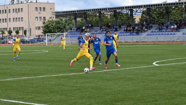 Fotbal. Corona Brașov-Olimpic Zărnești, amical cu opt goluri marcate