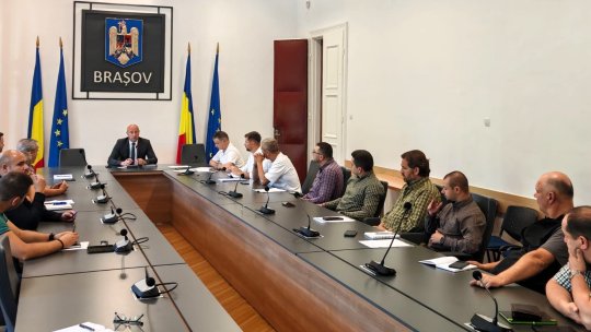 Începe inventarierea arborilor periculoși de la marginea drumurilor județene din Brașov