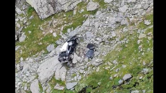 Încă o mașină a căzut în prăpastie pe Transfăgărășan