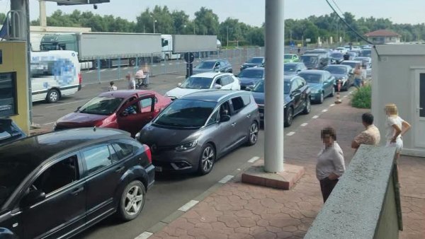 Reguli noi pentru românii care aduc în ţară alcool şi tutun cumpărate din alte state membre ale Uniunii Europene