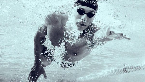 Natație. David Popovici s-a calificat în semifinalele probei de 100 de metri liber la Campionatele Europene