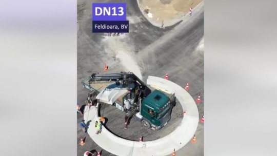 Sens giratoriu nou pe DN13, la Feldioara. Lucrările sunt în desfășurare