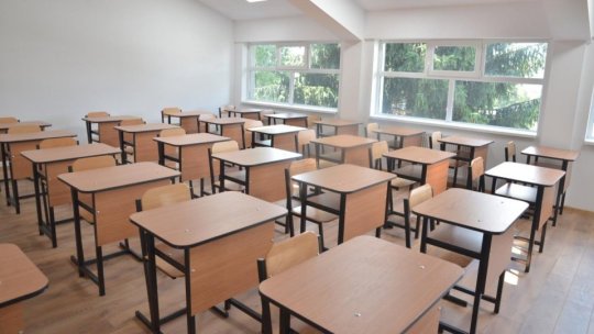 O parte dintre elevii care intră în clasa a 8-a în toamnă vor susține dublu examen pentru a intra la liceul dorit