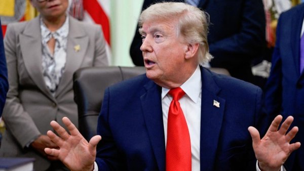 Donald Trump a anunțat suspendarea atacurilor pregătite de Statele Unite împotriva Iranului