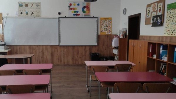 Nu tăiați bursele sociale în vacanță! Este apelul pe care îl fac cei de la Salvați Copiii