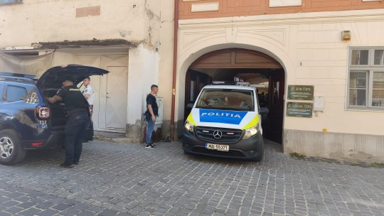 Polițiști agresați în centrul Brașovului VIDEO