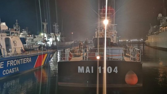 O navă comercială a luat foc joi seara în Marea Neagră