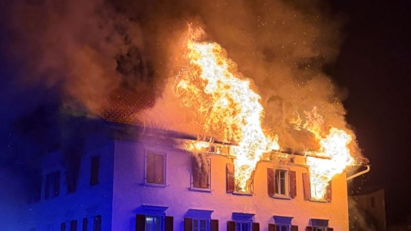 Doi cetățeni români au murit în incendiul din Elveția, a informat MAE