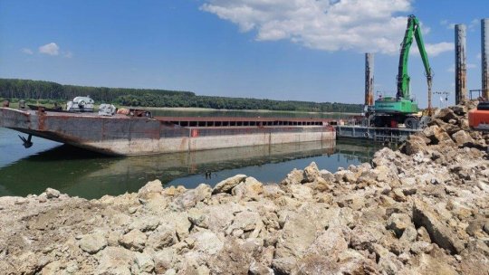 La gura Braţului Bala al Dunării vor fi scufundate 4 barje încărcate cu piatră