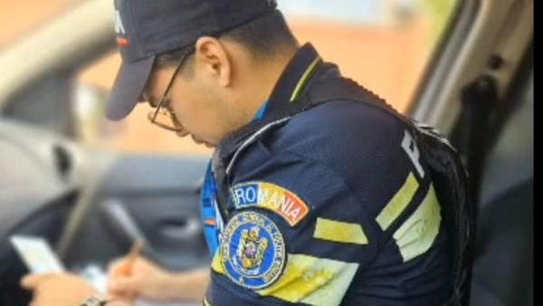 Acțiune a Poliției Transporturi Brașov la trecerile la nivel cu calea ferată. Zeci de amenzi și permise reținute