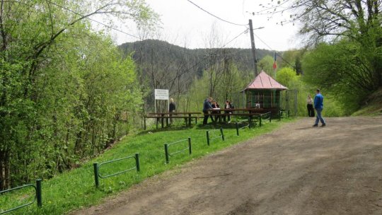 S-a semnat contractul de reabilitare a troițelor din Șchei