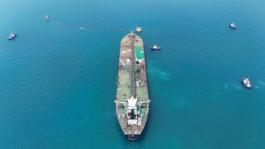 Cotaţia barilului de petrol Brent din Marea Nordului a depăşit pragul de 100 de dolari