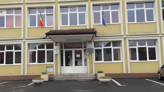 Începe înscrierea la concursul pentru funcțiile vacante de director și director ajunct