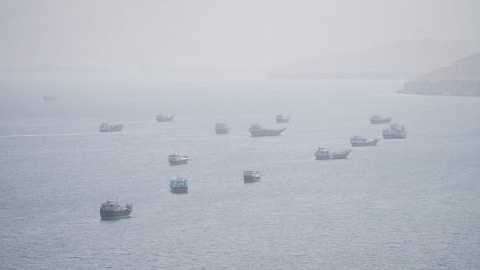 Preţul petrolului Brent se menţine la nivelul de 107 dolari