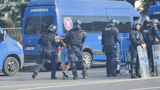 Protestul crescătorilor de animale din Piaţa Victoriei a degenerat în violenţe