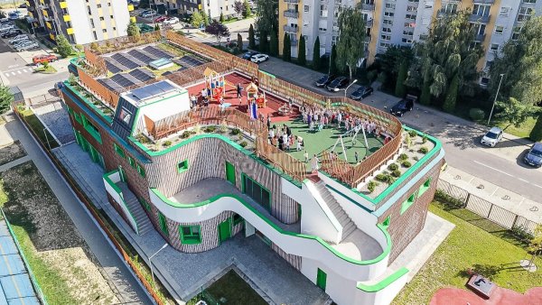 Noi creșe, grădinițe și școli în Brașov