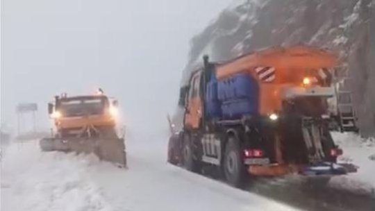 Ninsoare abundentă pe Transfăgărășan