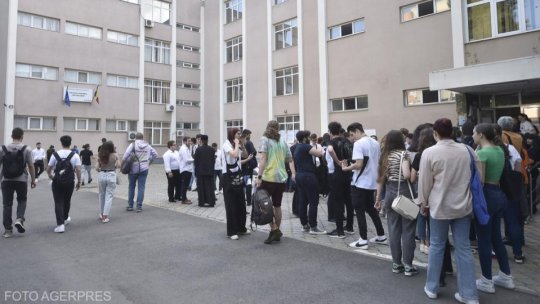 Premii pentru elevii cu nota 10 la Evaluarea Naţională şi la Bacalaureat
