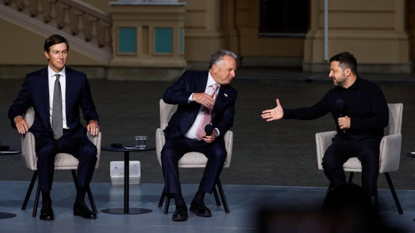 Vizitele negociatorilor americani la Moscova şi Kiev, încheiate fără rezultate concrete publice