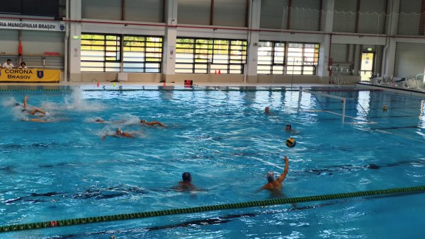 Bazinul Olimpic din Brașov a găzduit turneul amical de polo pe apă „Cupa Corona” U16