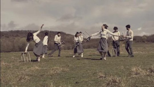 Spectacolul Nasturi, din nou pe scena Centrului Cultural Reduta