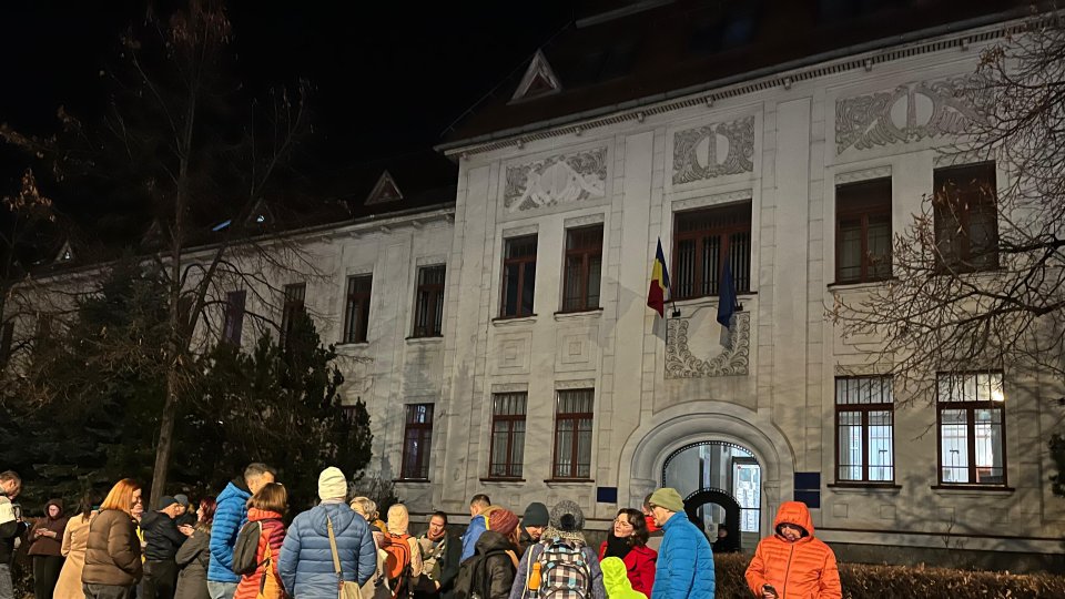 Manifestație pentru apărarea justiției independente în fața Tribunalului Brașov