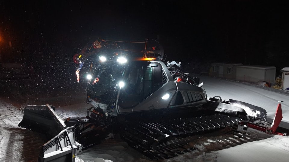 Noi ratracuri pentru amenajarea pârtiilor din Poiana Brașov VIDEO