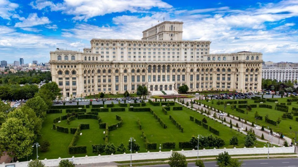 Bugetul ţării este blocat în Parlament, în comisiile de specialitate