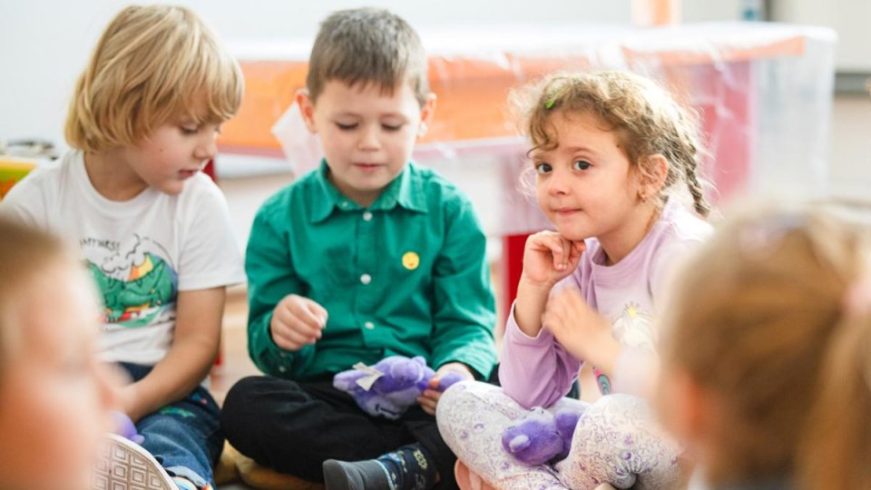 8 din 10 educatori din România susţin că formele de bullying sunt prezente încă din grădiniţă
