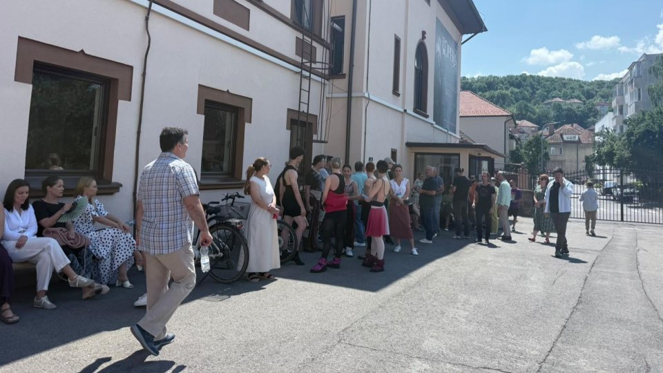 Protest la Opera Brașov | VIDEO