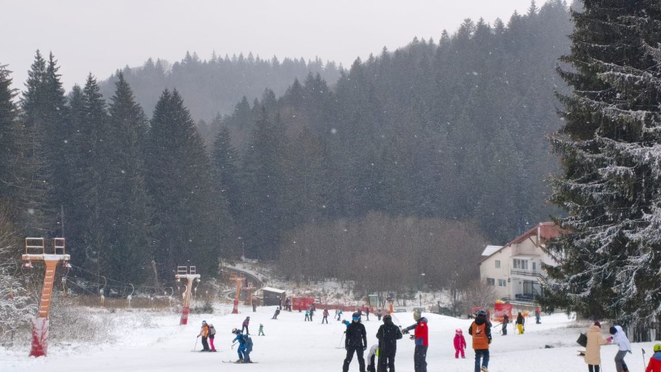 Poiana Brașov. S-au deschis pârtiile Bradul și Stadion