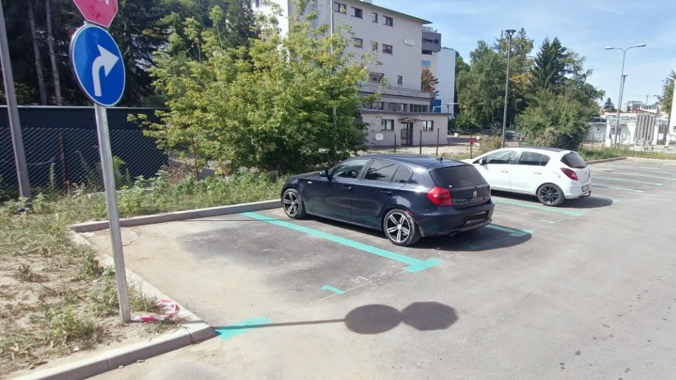 10 locuri de parcare pentru brașovenii care aduc membri de familie bolnavi la UPU