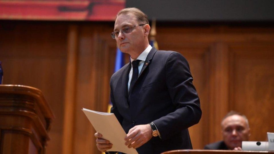 Guvernul Luca Niculescu a fost învestit de Parlament