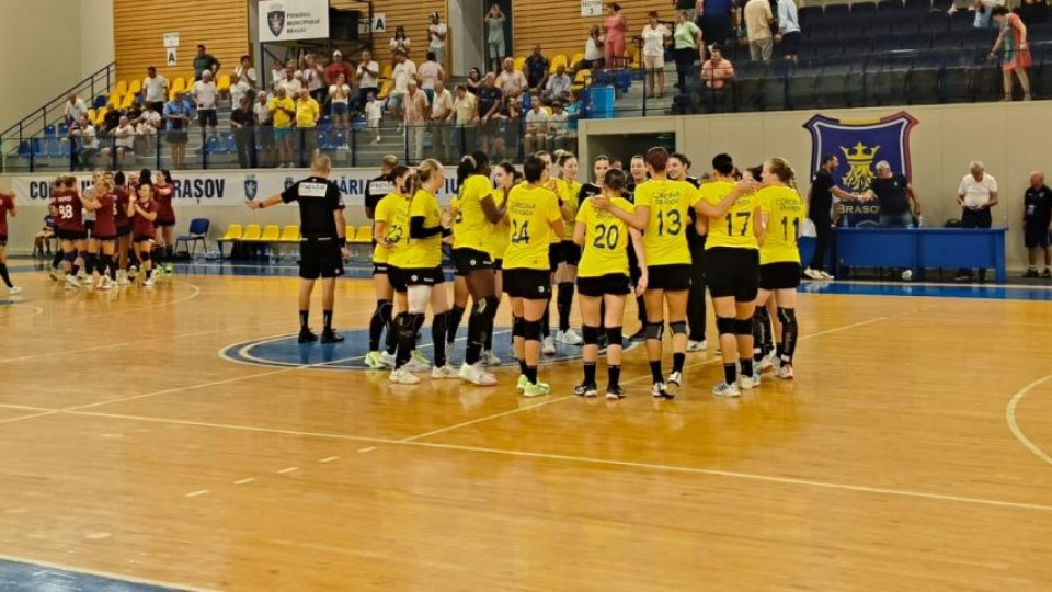 Handbal feminin: Corona s-a calificat în finala turneului pe care-l găzduiește