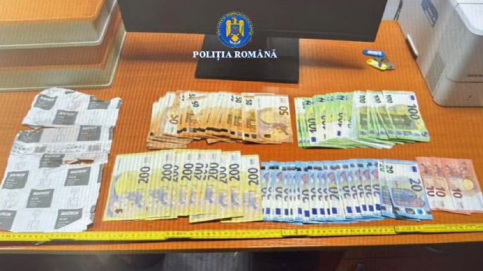 VIDEO 2 suspecți acuzați de înșelăciune au ajuns în arest după ce au păcălit mai mulți bătrâni de la care au primit 35.000 de euro