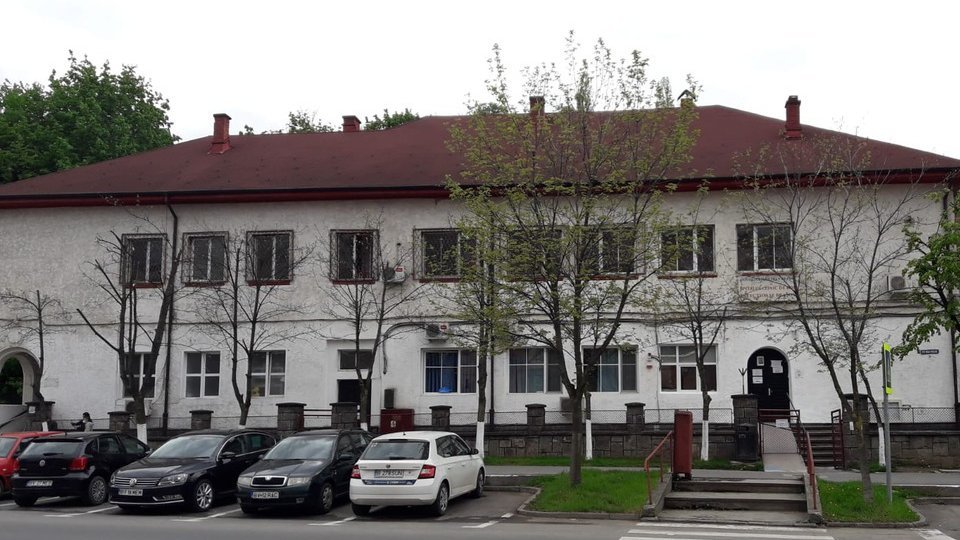 Pavilionul Mârzescu, împărțit la două spitale