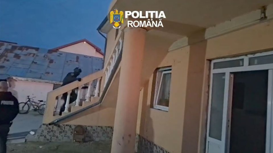 Percheziții pentru înșelăciune