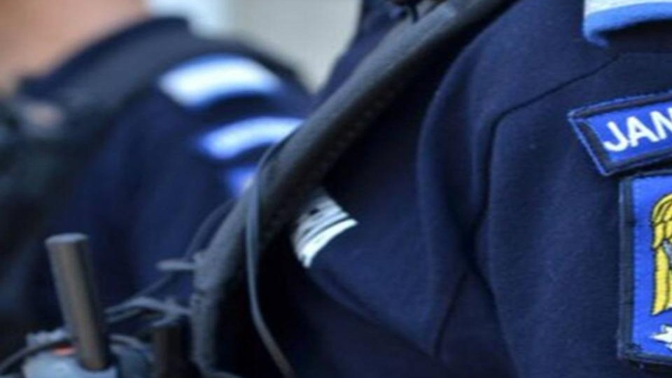 O femeie de 73 de ani salvată de intervenția unei jandarmerițe | VIDEO