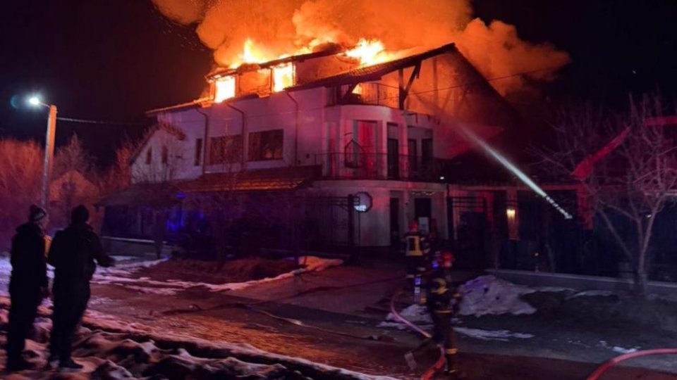 Așteptați să se stingă focul din sobă înainte de culcare