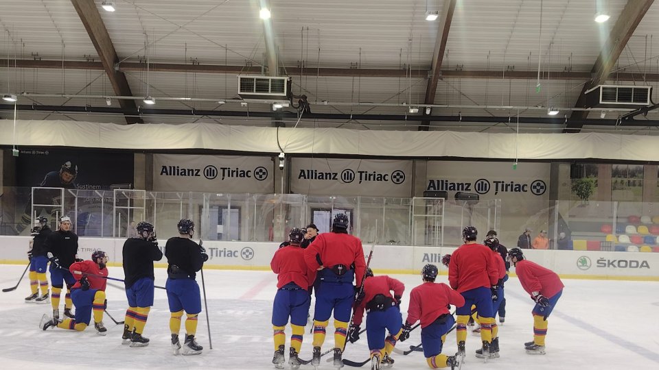 Hochei / Cu 8 sportivi de la Corona, echipa națională s-a reunit sub comanda noului selecționer