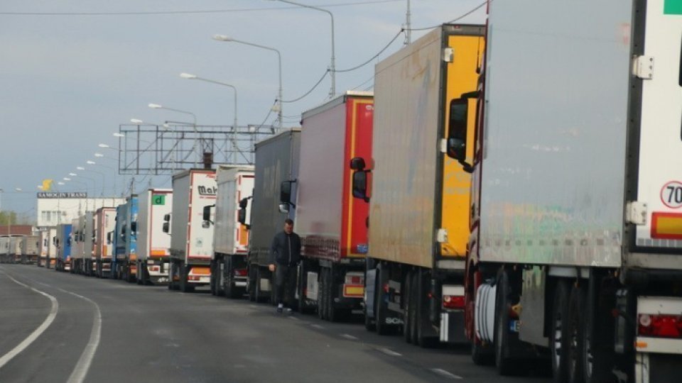 Restricții de trafic pentru camioane în județele sub cod roșu de caniculă