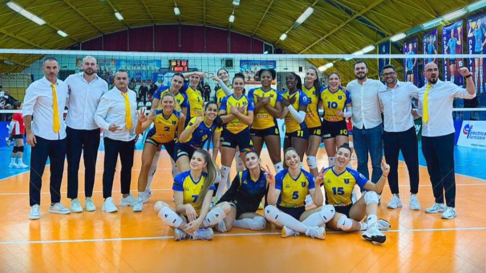 Volei feminin / Victorie în deplasare pentru Corona Brașov