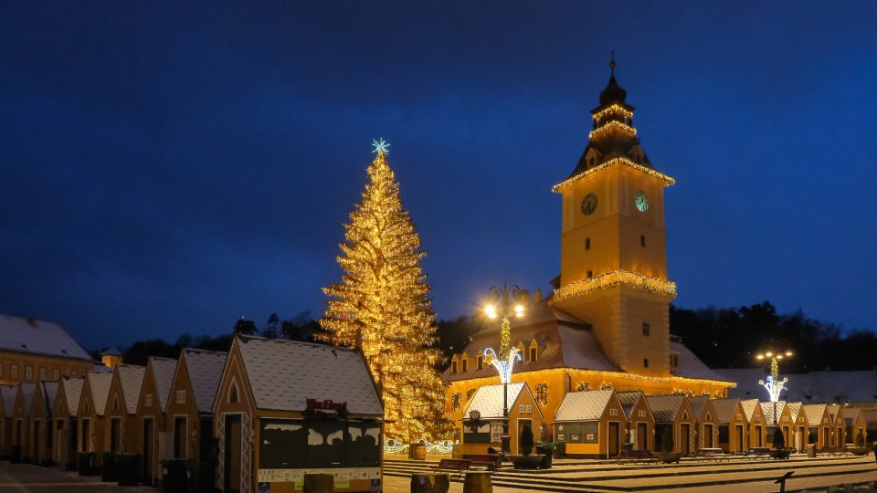 Târgul de Crăciun din Piața Sfatului rămâne deschis până pe 11 ianuarie