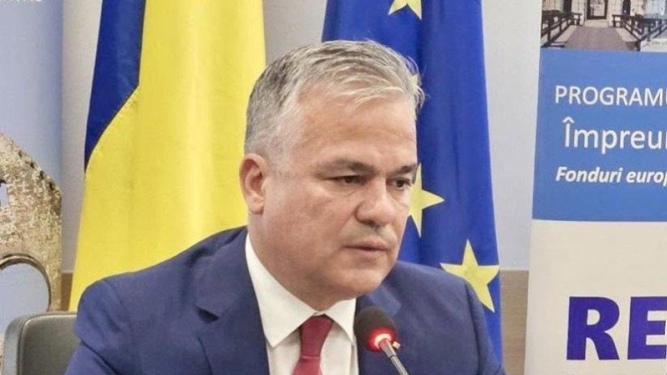 Premierul desemnat Adrian Veştea a amânat din nou prezentarea programului de guvernare şi a propunerilor de miniştri