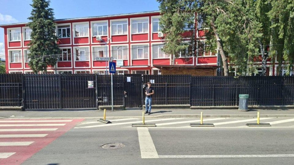Noul an şcolar vine cu un regulament intern actualizat al unităţilor de învăţământ preuniversitar