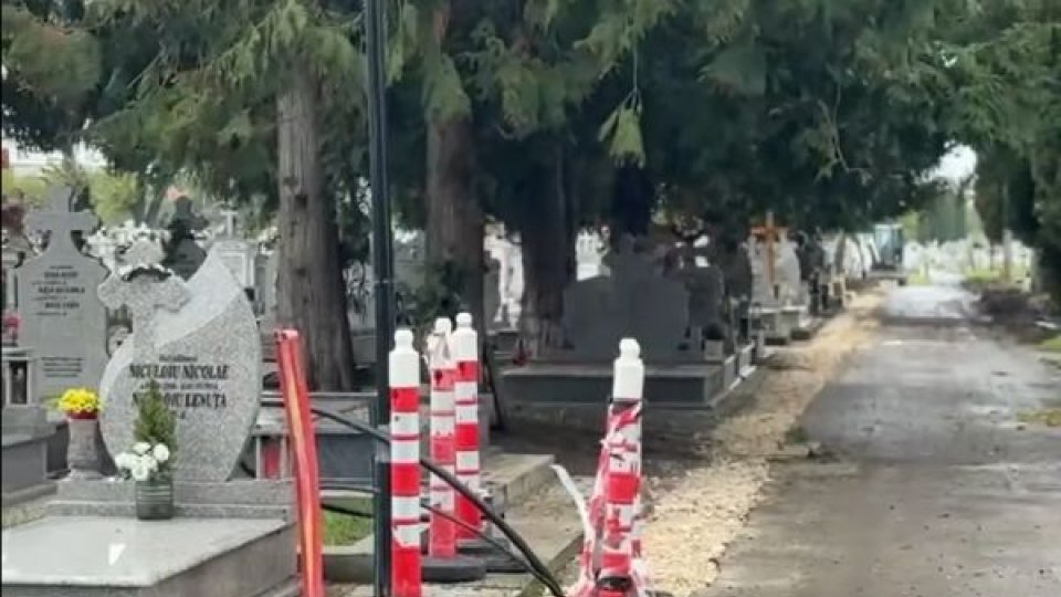 Cimitirul Municipal, curățat de Ziua Morților